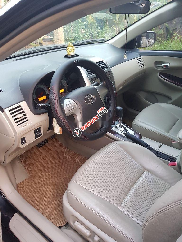Cần bán lại xe Toyota Corolla sản xuất năm 2013, màu đen xe gia đình-0