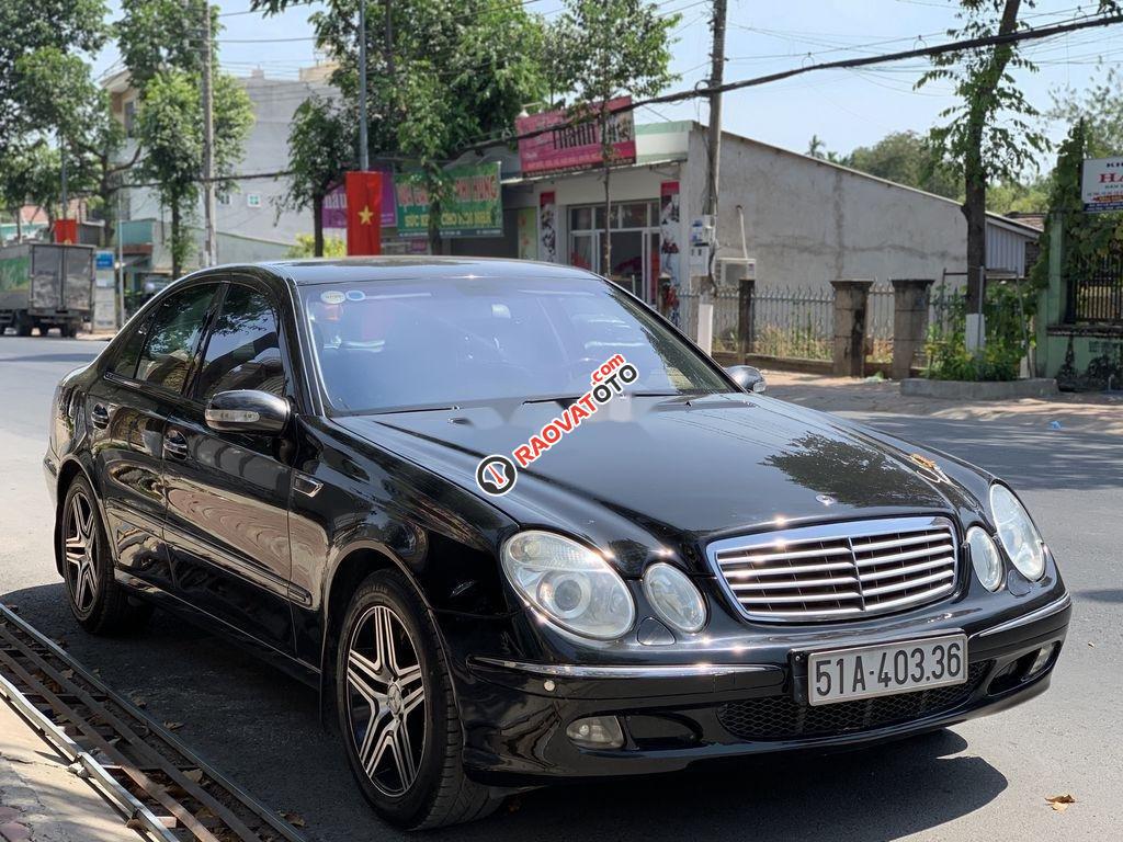 Cần bán lại xe Mercedes E240 năm 2004, màu đen giá cạnh tranh-11