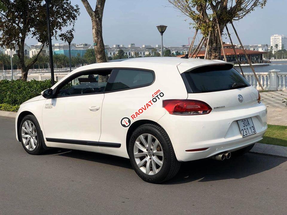 Cần bán gấp Volkswagen Scirocco năm sản xuất 2010, màu trắng, nhập khẩu chính chủ-1