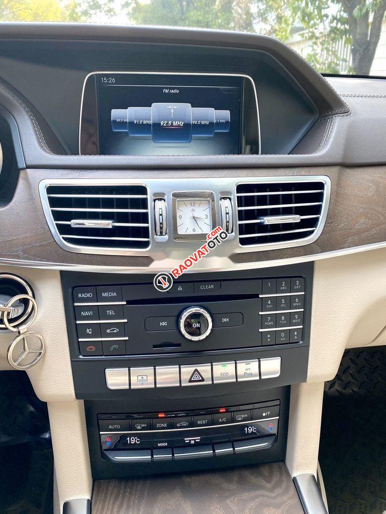 Bán xe Mercedes E200 đời 2015, màu đen, xe nhập chính chủ-5