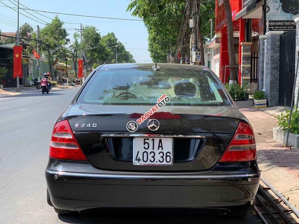 Cần bán lại xe Mercedes E240 năm 2004, màu đen giá cạnh tranh-7