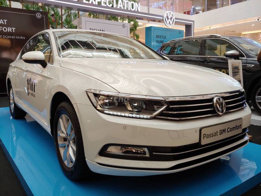 Cần bán xe Volkswagen Passat Comfort sedan sang trọng, xe nhập Đức, giảm trực tiếp 170 triêu-0