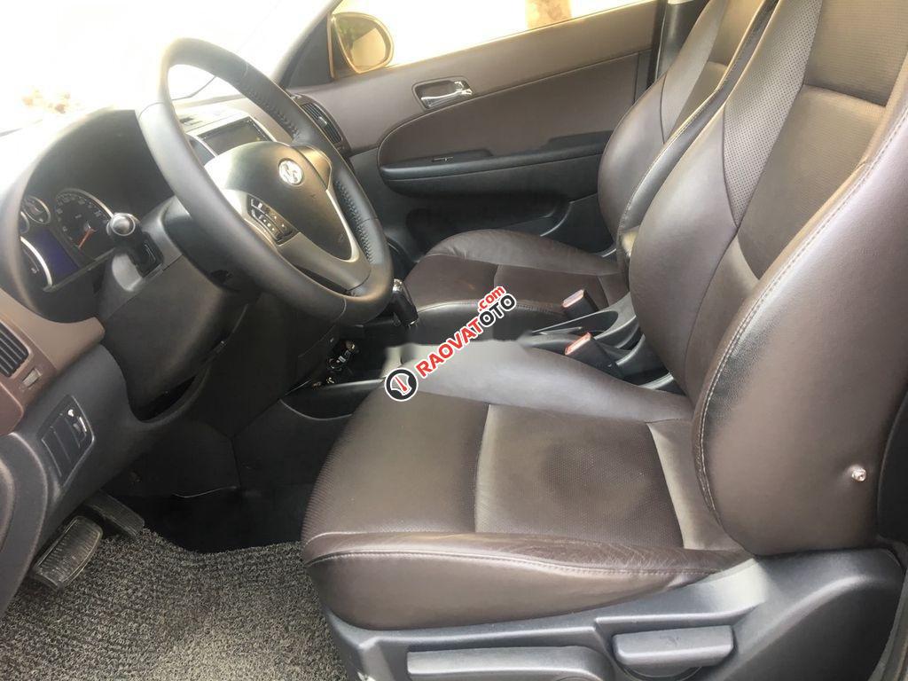 Bán Hyundai i30 CW năm sản xuất 2011, màu đỏ, nhập khẩu nguyên chiếc xe gia đình-6