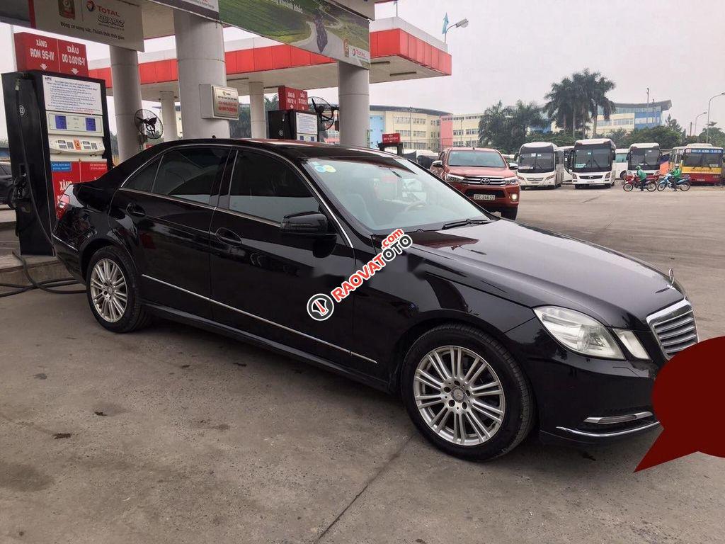 Cần bán gấp Mercedes đời 2011, màu đen còn mới, giá chỉ 780 triệu-2