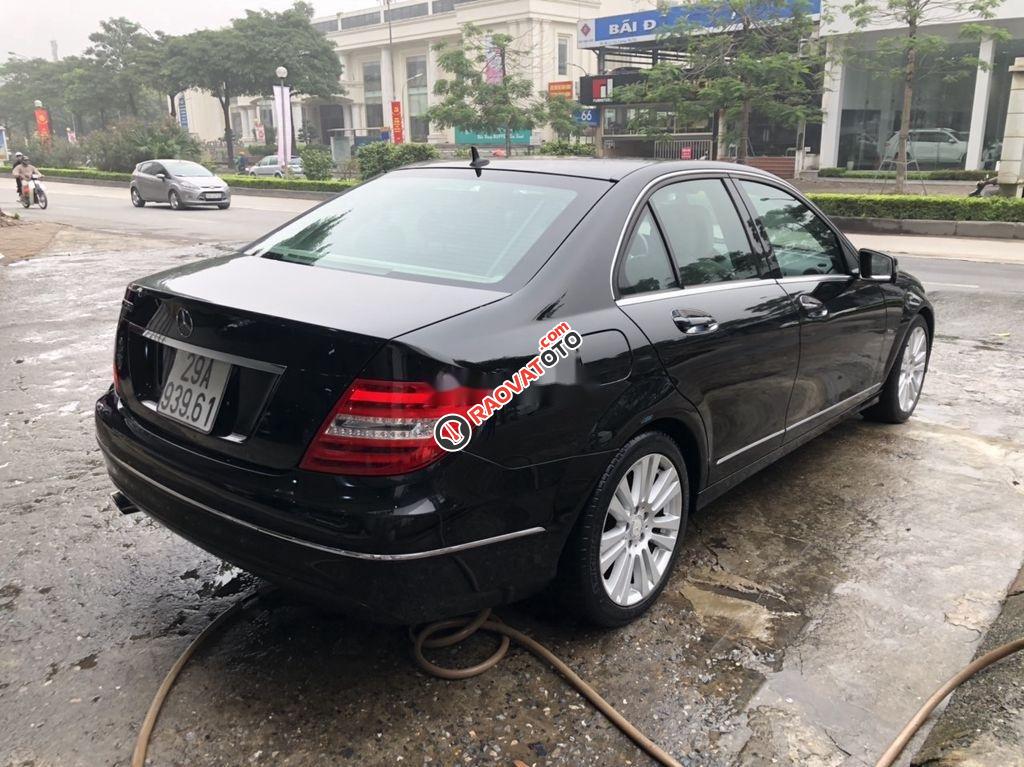 Cần bán xe Mercedes năm sản xuất 2013, màu đen-1