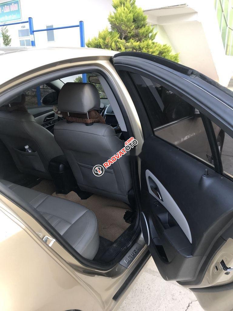 Cần bán xe Chevrolet Cruze 1.8 năm 2016, giá tốt-3