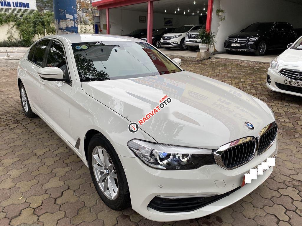 Cần bán BMW 5 Series 520i năm 2018, màu trắng, nhập khẩu-1