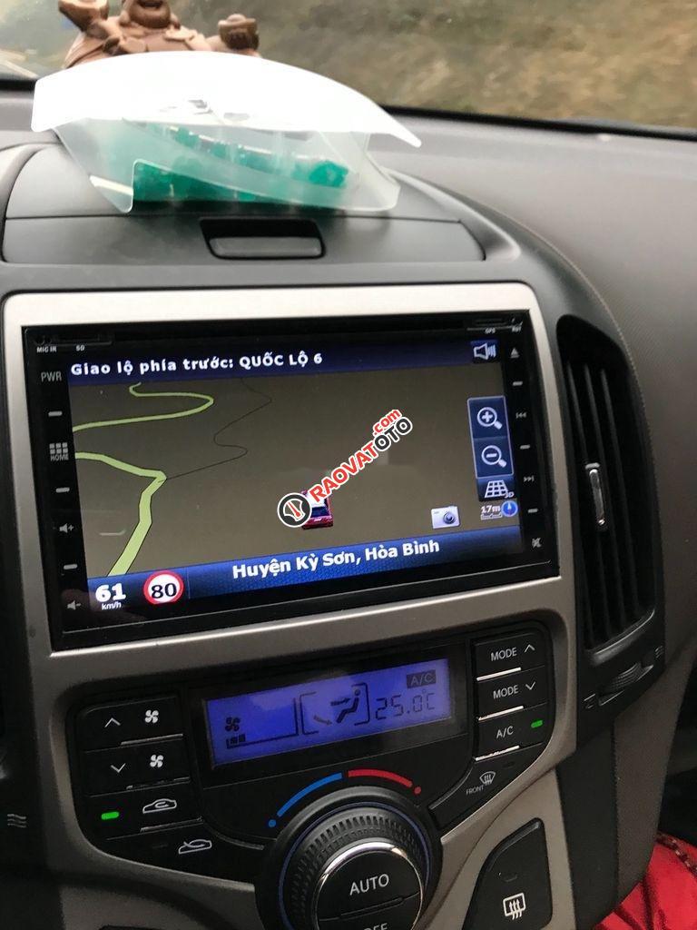 Bán Hyundai i30 CW năm sản xuất 2011, màu đỏ, nhập khẩu nguyên chiếc xe gia đình-1