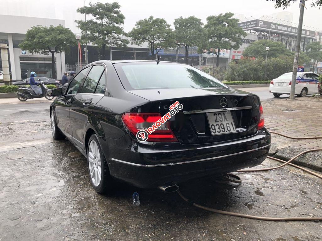 Cần bán xe Mercedes năm sản xuất 2013, màu đen-6