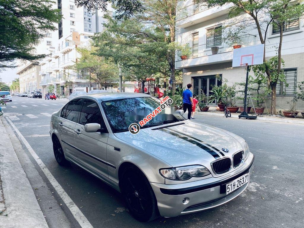 Cần bán BMW 325i năm sản xuất 2005, màu bạc, nhập khẩu -0