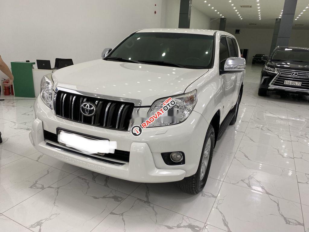 Bán Toyota Prado sản xuất năm 2011, màu trắng-9