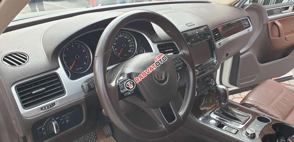Cần bán gấp Volkswagen Touareg 2014, màu trắng, nhập khẩu nguyên chiếc, giá chỉ 999 triệu-3