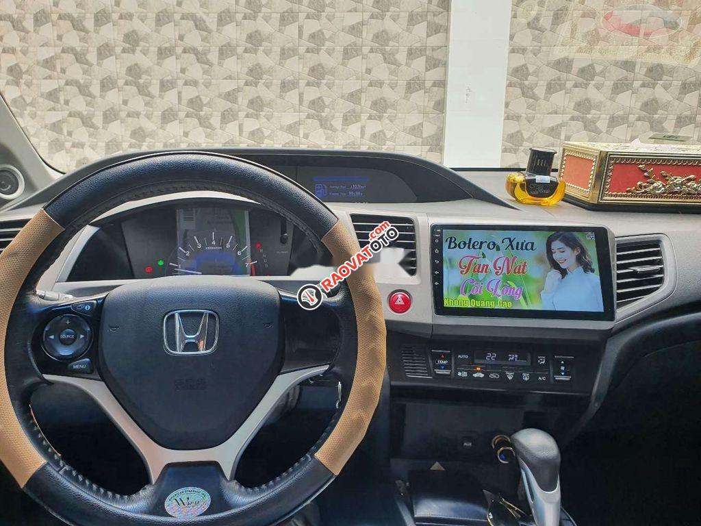 Bán Honda Civic 2.0AT năm 2014, màu trắng chính chủ, giá tốt-6
