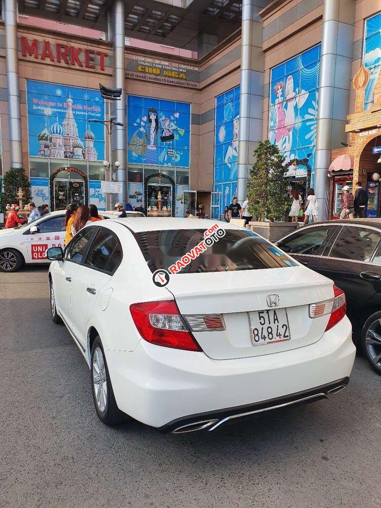 Bán Honda Civic 2.0AT năm 2014, màu trắng chính chủ, giá tốt-4