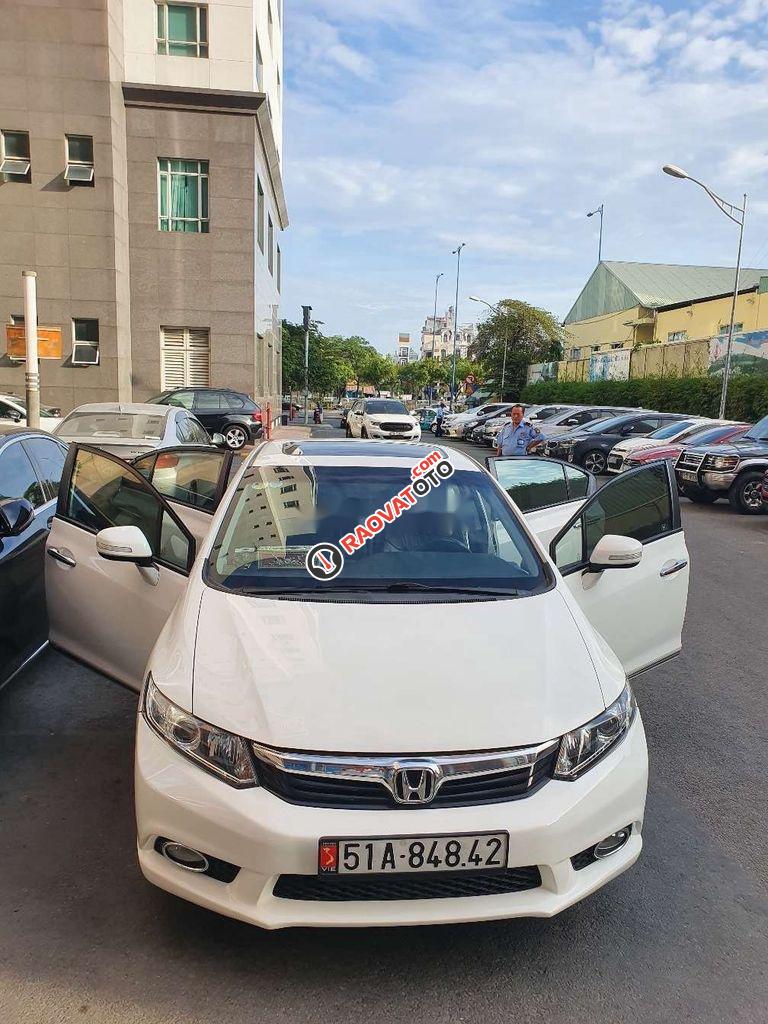 Bán Honda Civic 2.0AT năm 2014, màu trắng chính chủ, giá tốt-1