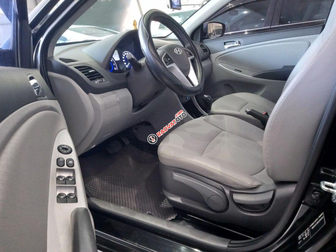 Bán gấp Hyundai Accent 1.4AT năm sản xuất 2013, màu đen, nhập khẩu-7