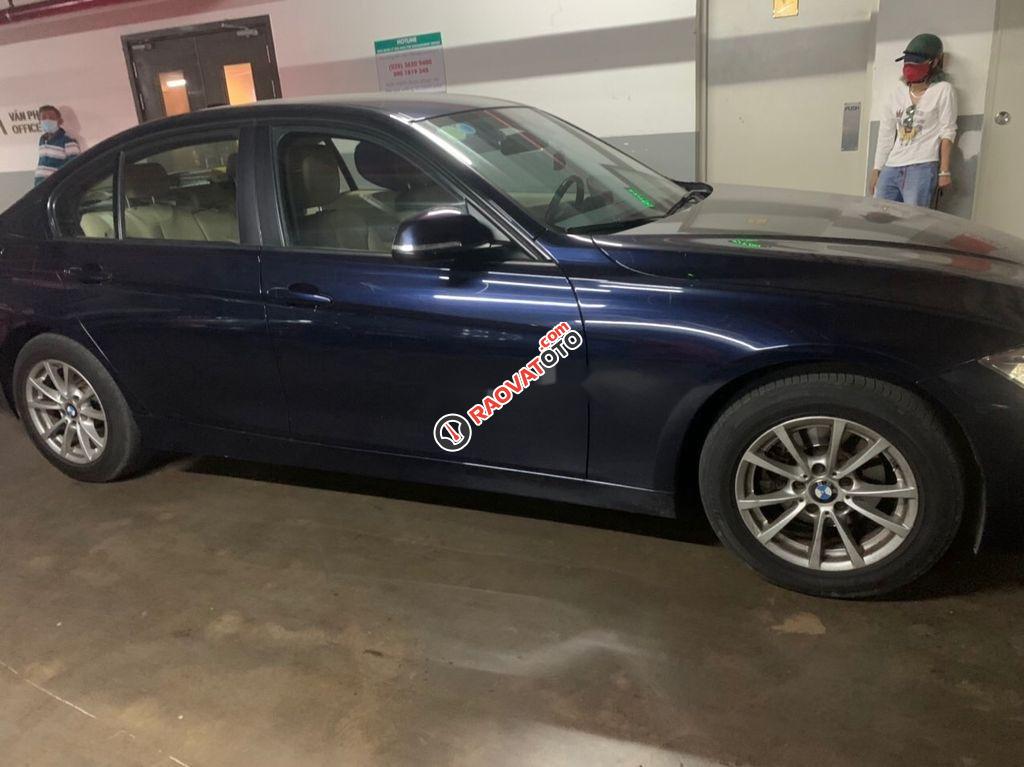 Cần bán lại xe BMW 3 Series đời 2013 chính chủ, giá 730tr-4