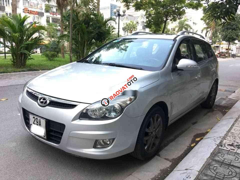 Cần bán lại xe Hyundai i30 CW sản xuất năm 2010-0