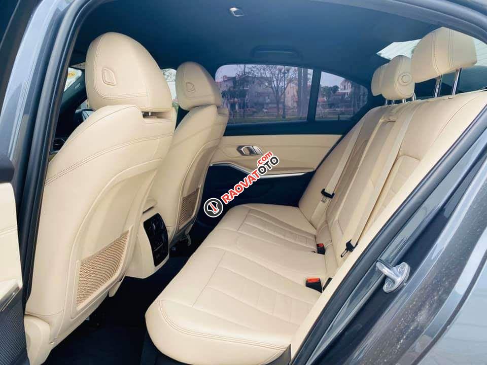 Cần bán nhanh chiếc BMW 3 Series 330i M-Perfomance, đời 2019, màu xám, xe nhập-0