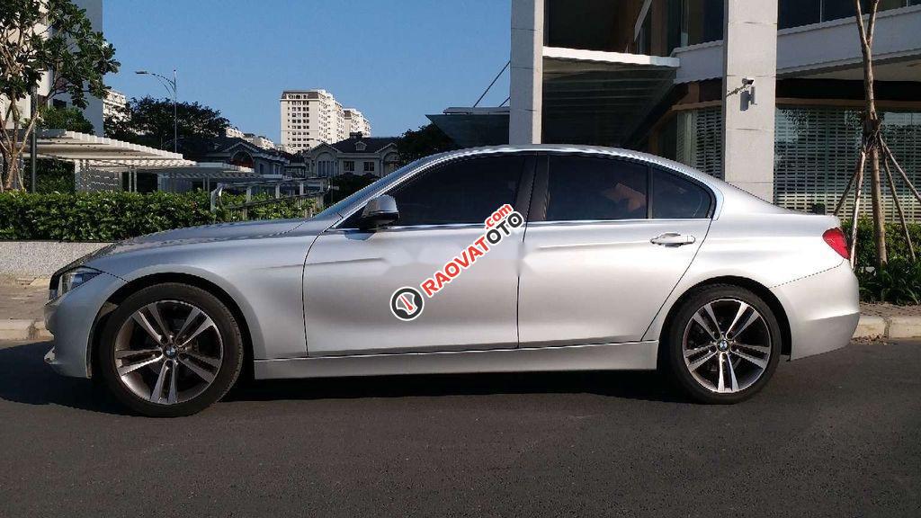 Cần bán lại xe BMW 3 Series 320i 2014, màu bạc, nhập khẩu chính chủ-6