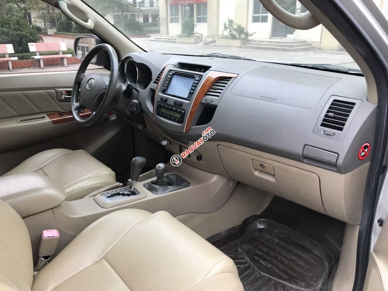 Many Car cần bán lại Toyota Fortuner 2.7V năm 2009, màu bạc-9