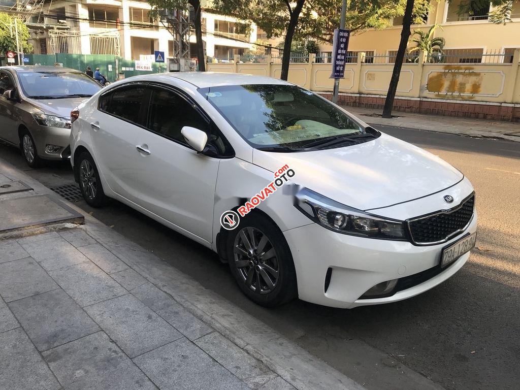 Bán Kia Cerato MT 2016, màu trắng xe gia đình, giá 410tr-3