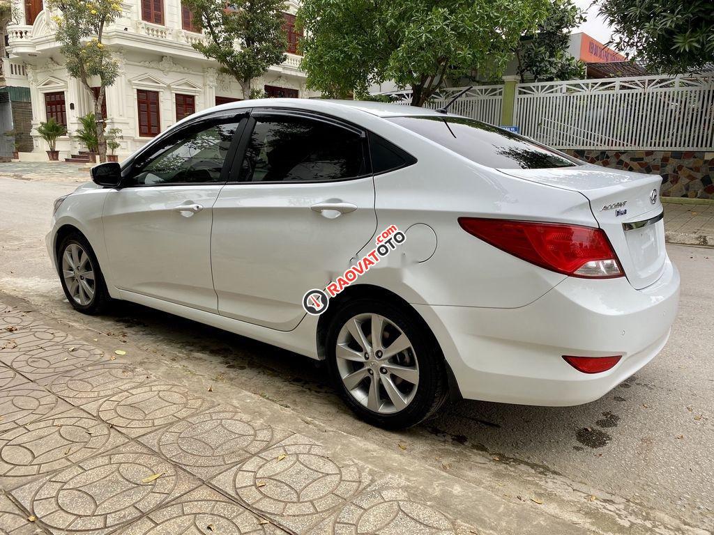 Bán xe Hyundai Accent Blue 2016, màu trắng, nhập khẩu số sàn giá cạnh tranh-5