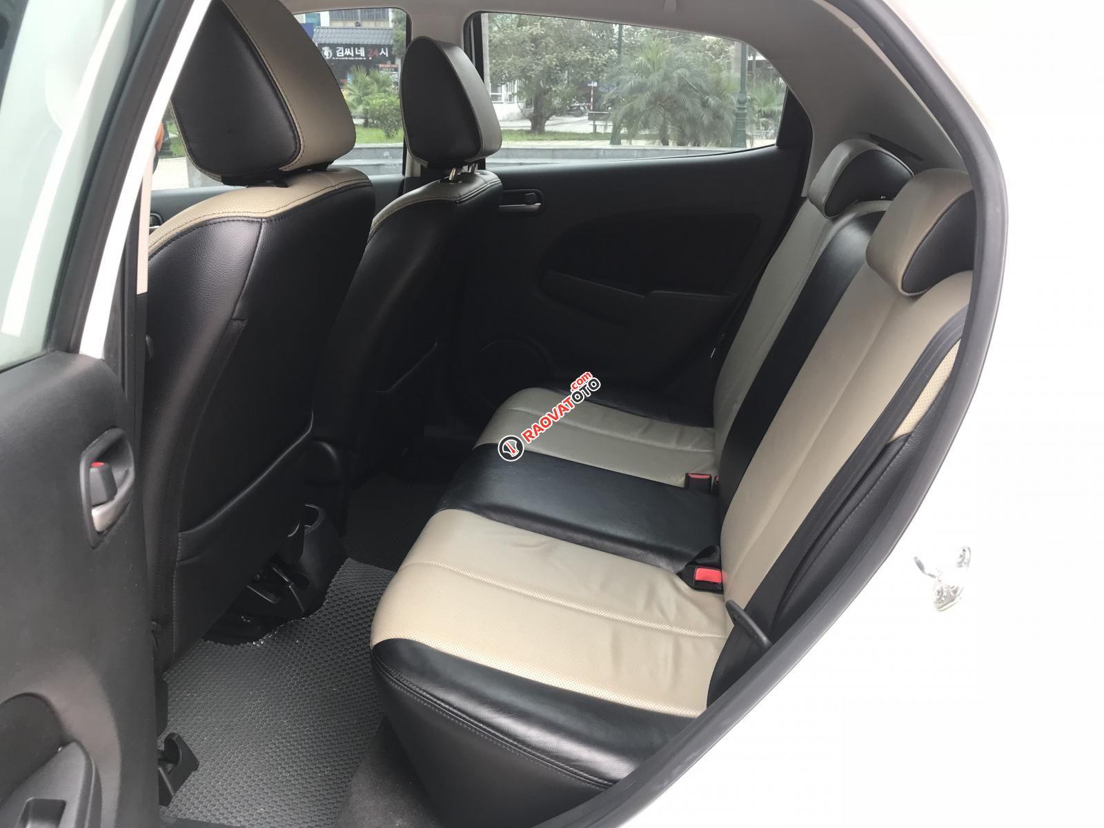 Gia đình cần bán Mazda 2 2S đời 2014, màu trắng, giá tốt-7