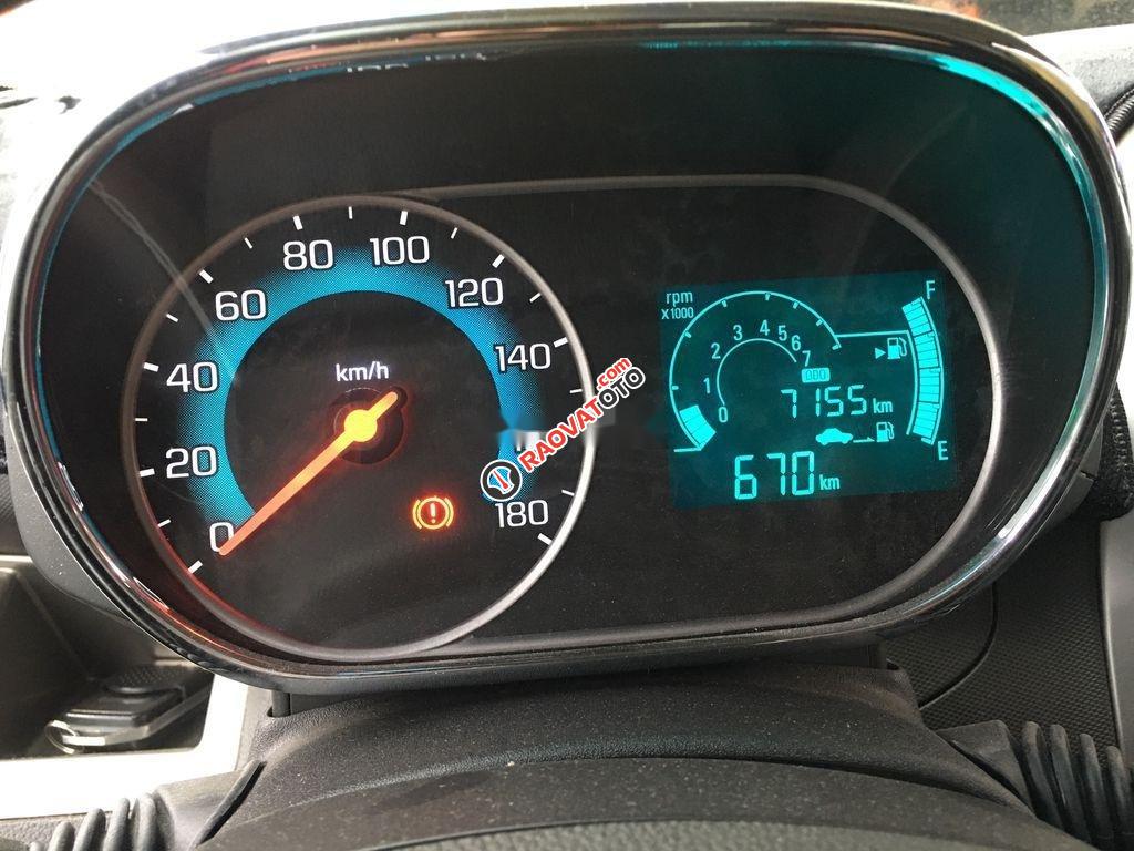 Bán Chevrolet Spark năm 2018, màu đỏ chính chủ-0