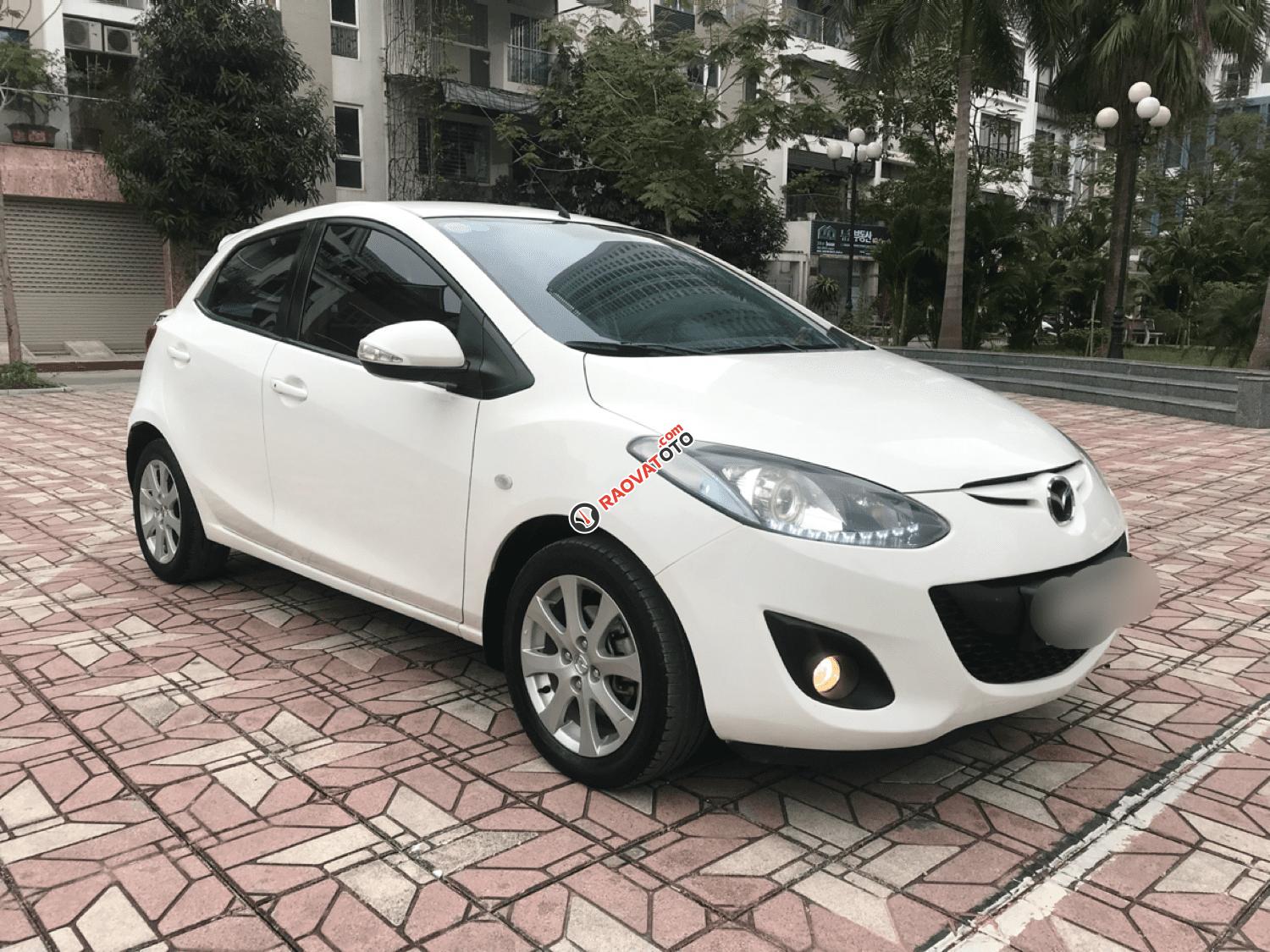Gia đình cần bán Mazda 2 2S đời 2014, màu trắng, giá tốt-2