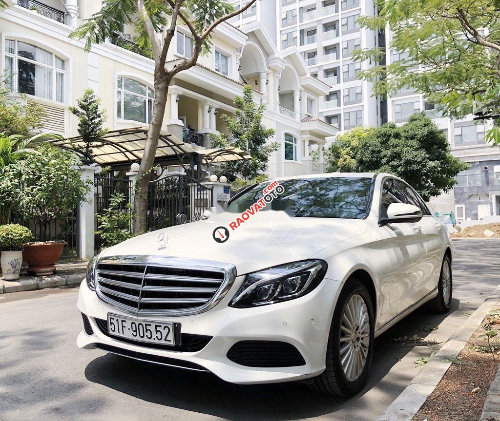 Cần bán Mercedes C250 năm sản xuất 2016, màu trắng, xe gia đình-0