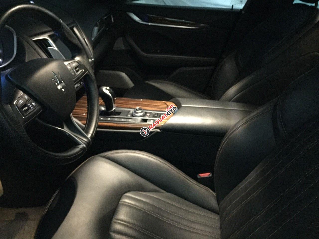 Bán lại chiếc xe hạng sang Maserati Levante năm 2017, xe nhập, xe còn mới-1