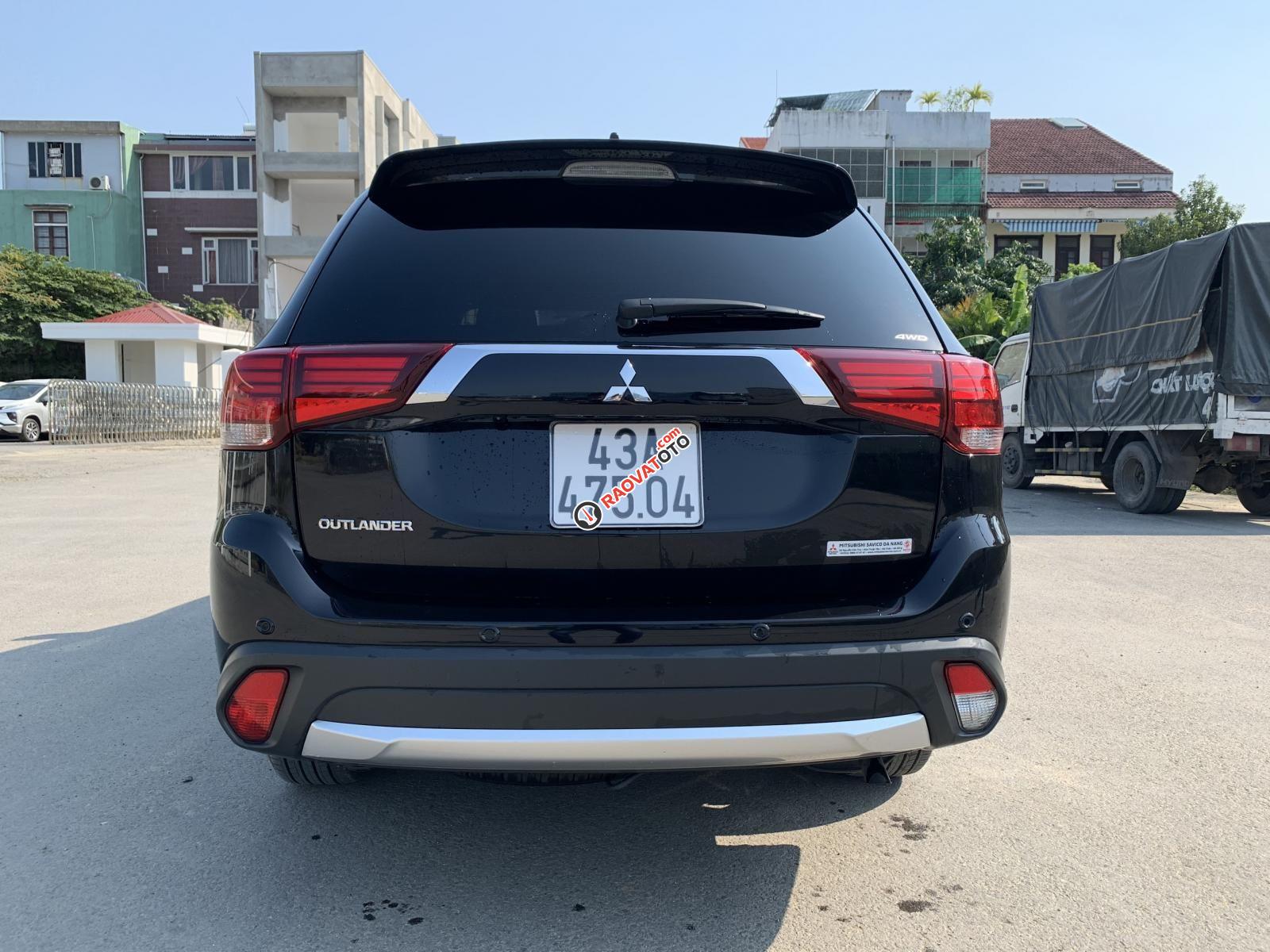 Cần bán Mitsubishi Outlander 2.0 CVT Premium sản xuất năm 2019, màu đen-4