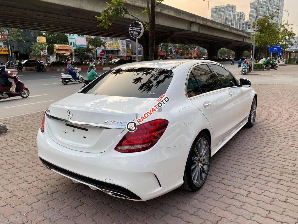 Cần bán xe Mercedes C300 AMG đời 2018, màu trắng chính chủ-1