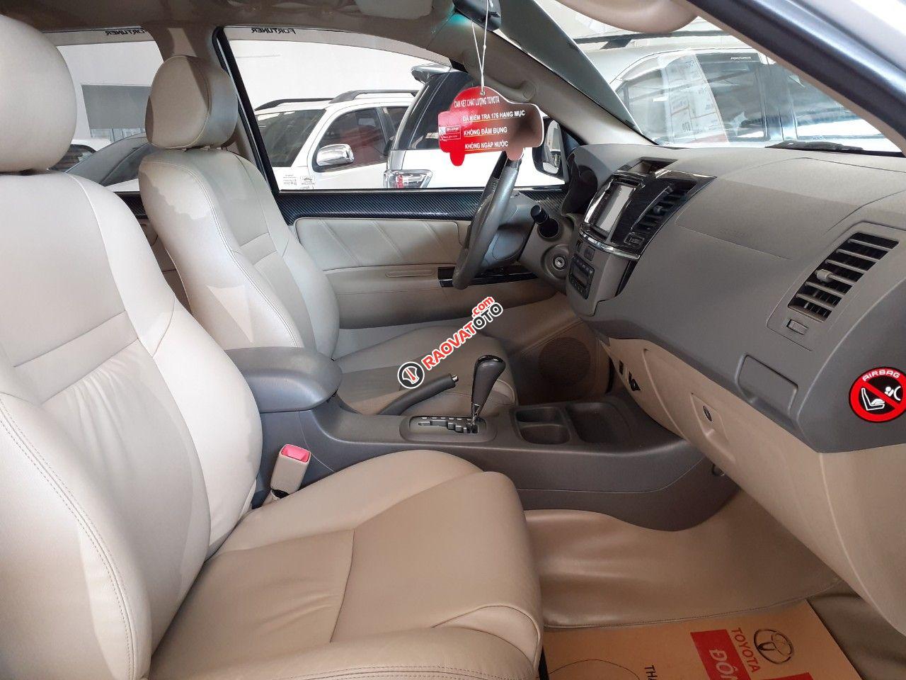 Bán giá thấp với chiếc Toyota Fortuner 2.7V đời 2013, màu bạc, giao nhanh-4