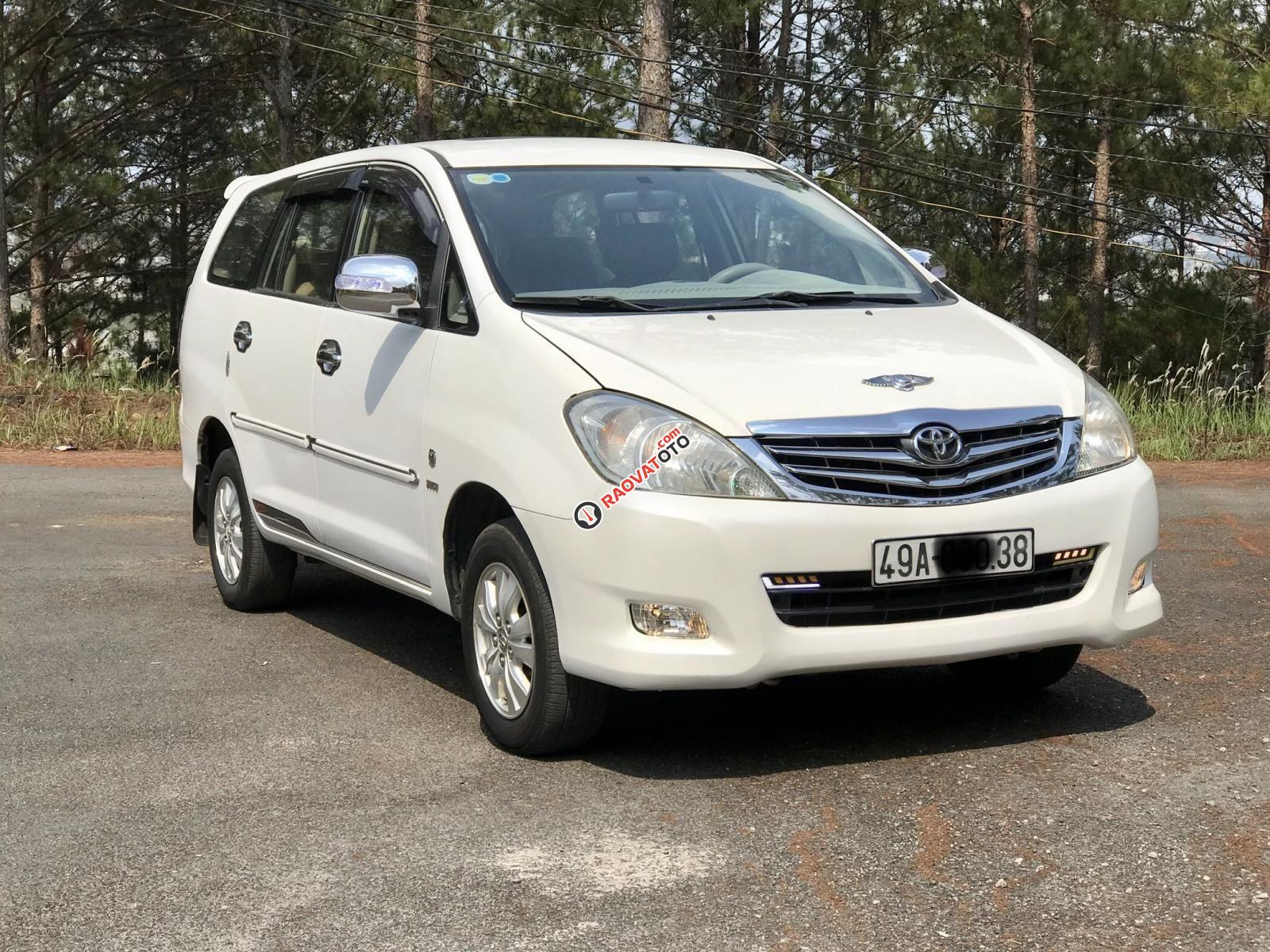 Gia đình cần bán nhanh Toyota Innova 2.0G đời 2010, màu trắng, giá thấp -3