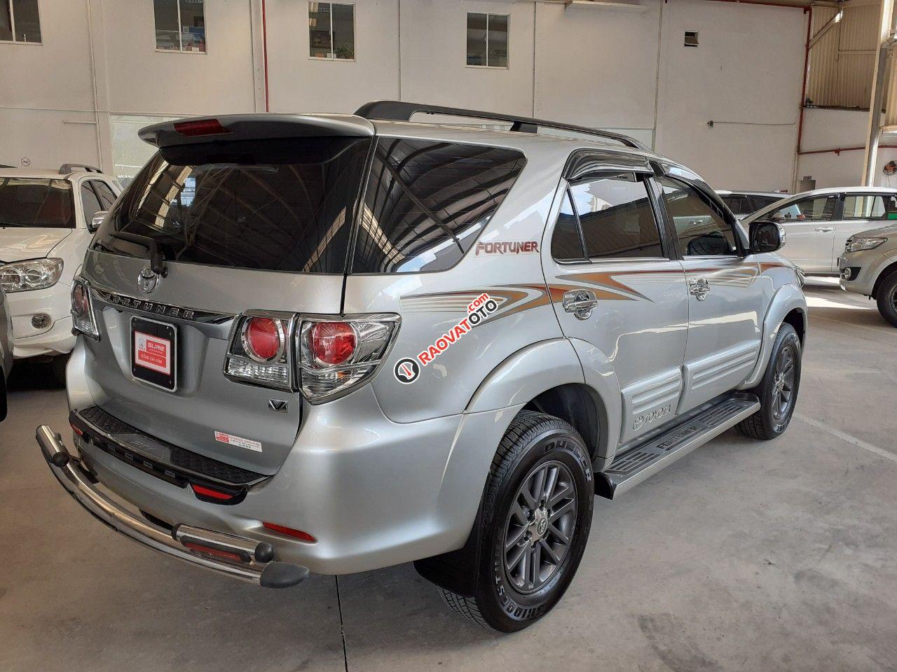Bán giá thấp với chiếc Toyota Fortuner 2.7V đời 2013, màu bạc, giao nhanh-2