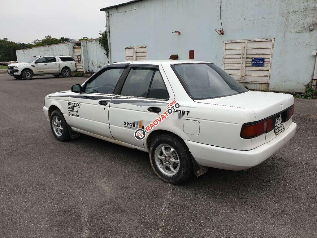 Bán Nissan Sunny sản xuất 1990, màu trắng, nhập khẩu, số sàn, giá tốt-6
