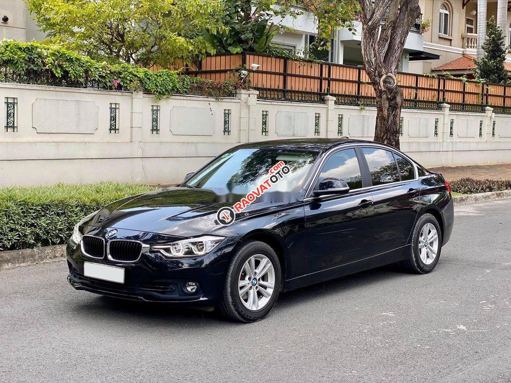 Cần bán xe BMW 3 Series 320i đời 2017, màu đen-1