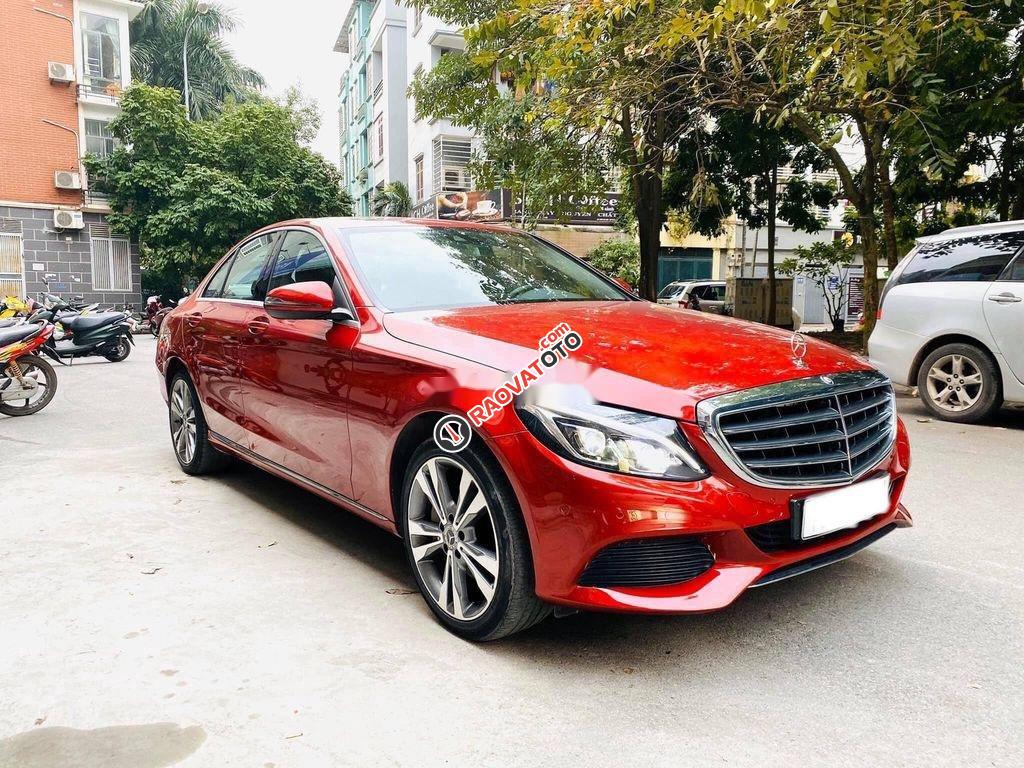 Cần bán gấp Mercedes C250 năm sản xuất 2017, màu đỏ-9