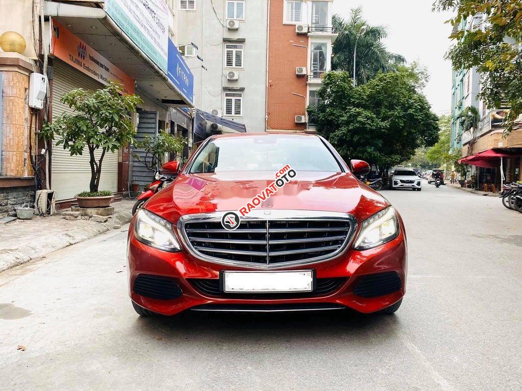Cần bán gấp Mercedes C250 năm sản xuất 2017, màu đỏ-11