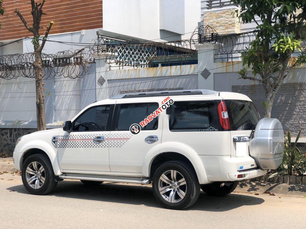 Cần bán xe Ford Everest AT năm sản xuất 2011 còn mới-3