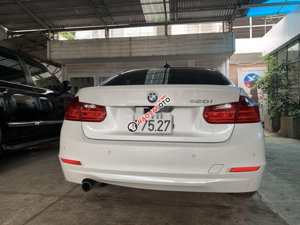 Bán xe cũ BMW 320i sản xuất năm 2012, xe nhập-3