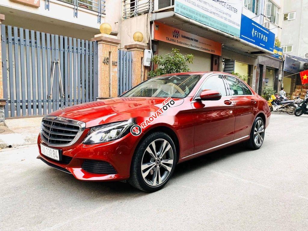 Cần bán gấp Mercedes C250 năm sản xuất 2017, màu đỏ-8