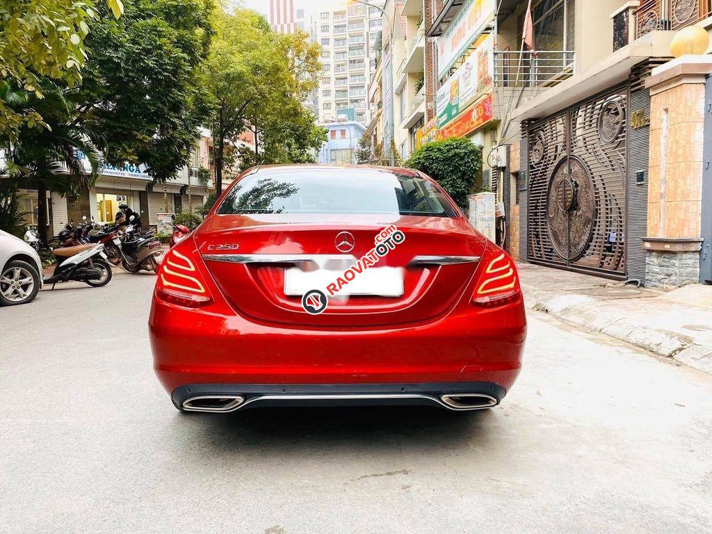 Cần bán gấp Mercedes C250 năm sản xuất 2017, màu đỏ-10