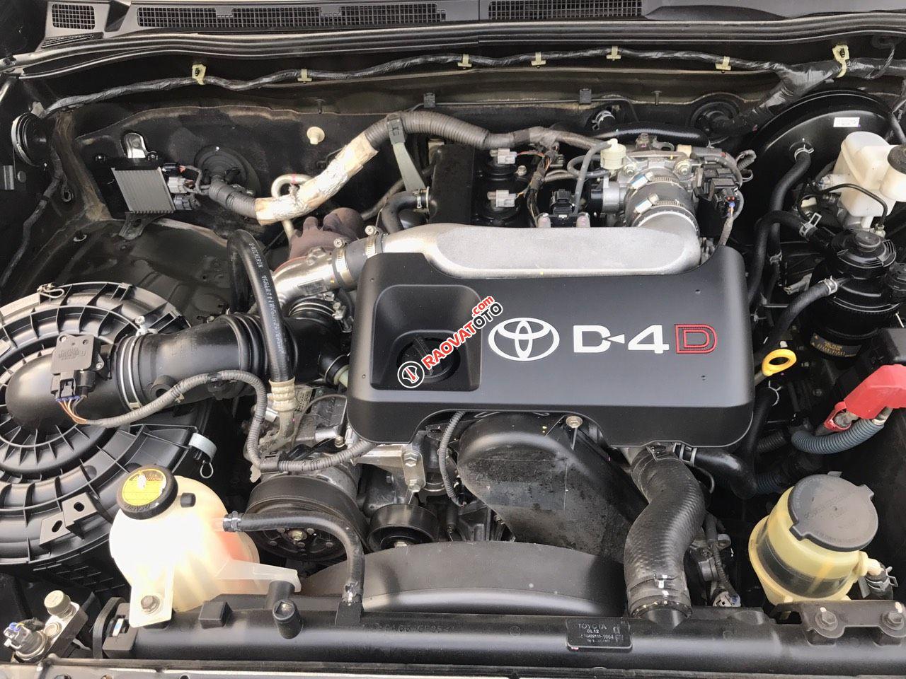Bán nhanh với chiếc Toyota Fortuner 2.5G, đời 2011, màu đen, đẹp xuất sắc, giá cực mềm-16