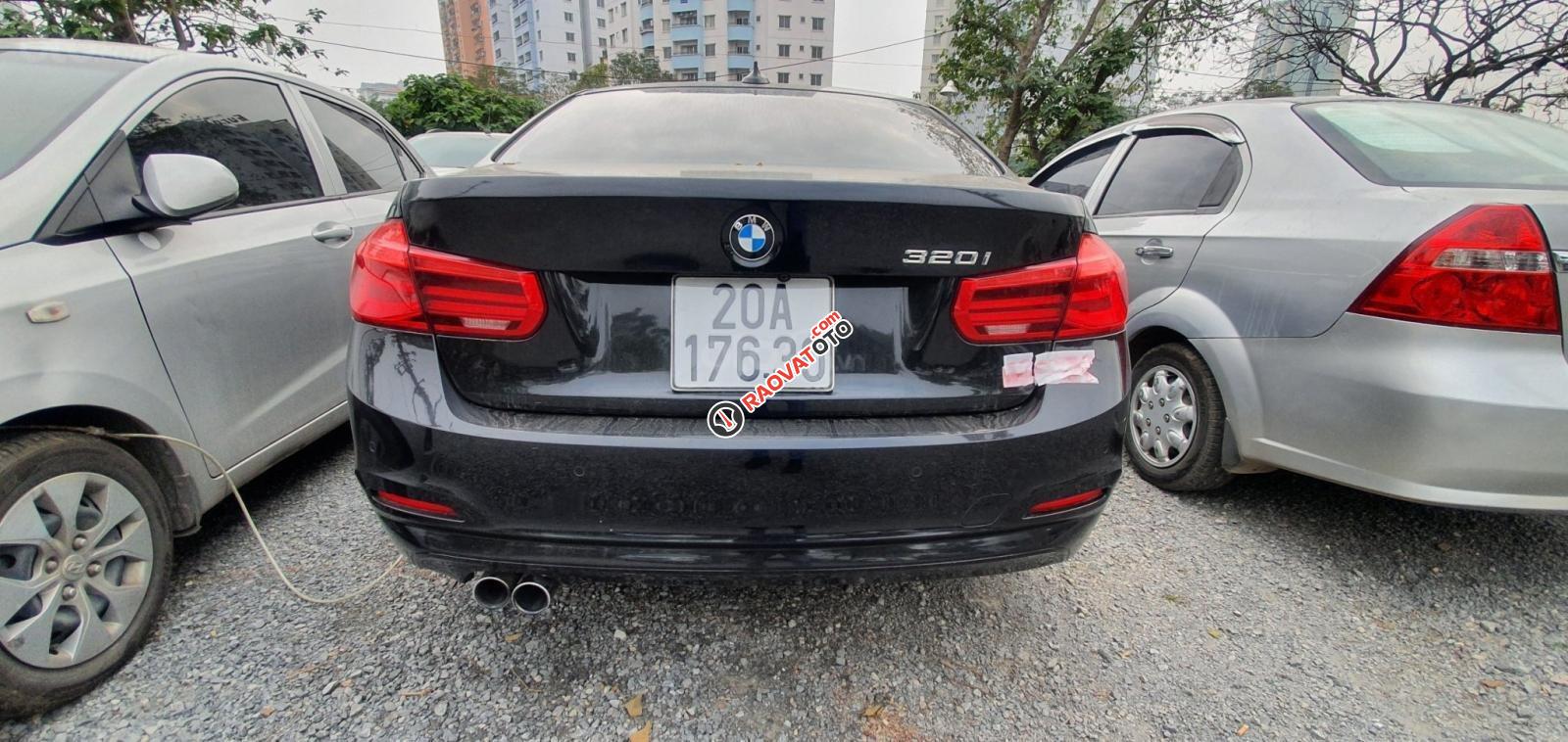 Ngân hàng phát mãi tài sản chiếc BMW 3 Series 320i đời 2016, màu đen, nhập khẩu nguyên chiếc-5