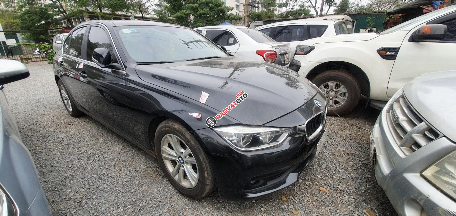 Ngân hàng phát mãi tài sản chiếc BMW 3 Series 320i đời 2016, màu đen, nhập khẩu nguyên chiếc-6