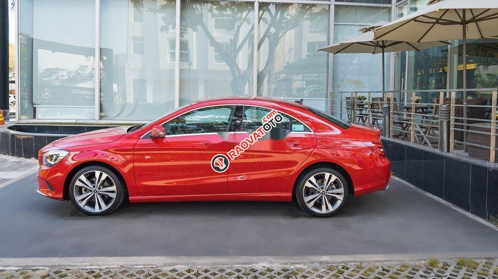 Cần bán xe Mercedes CLA200 sản xuất 2018, màu đỏ, nhập khẩu-1