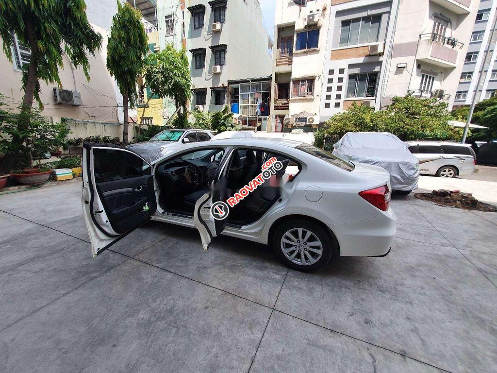 Cần bán lại xe Honda Civic 2.0AT đời 2014, màu trắng, nhập khẩu nguyên chiếc chính chủ, giá 510tr-2